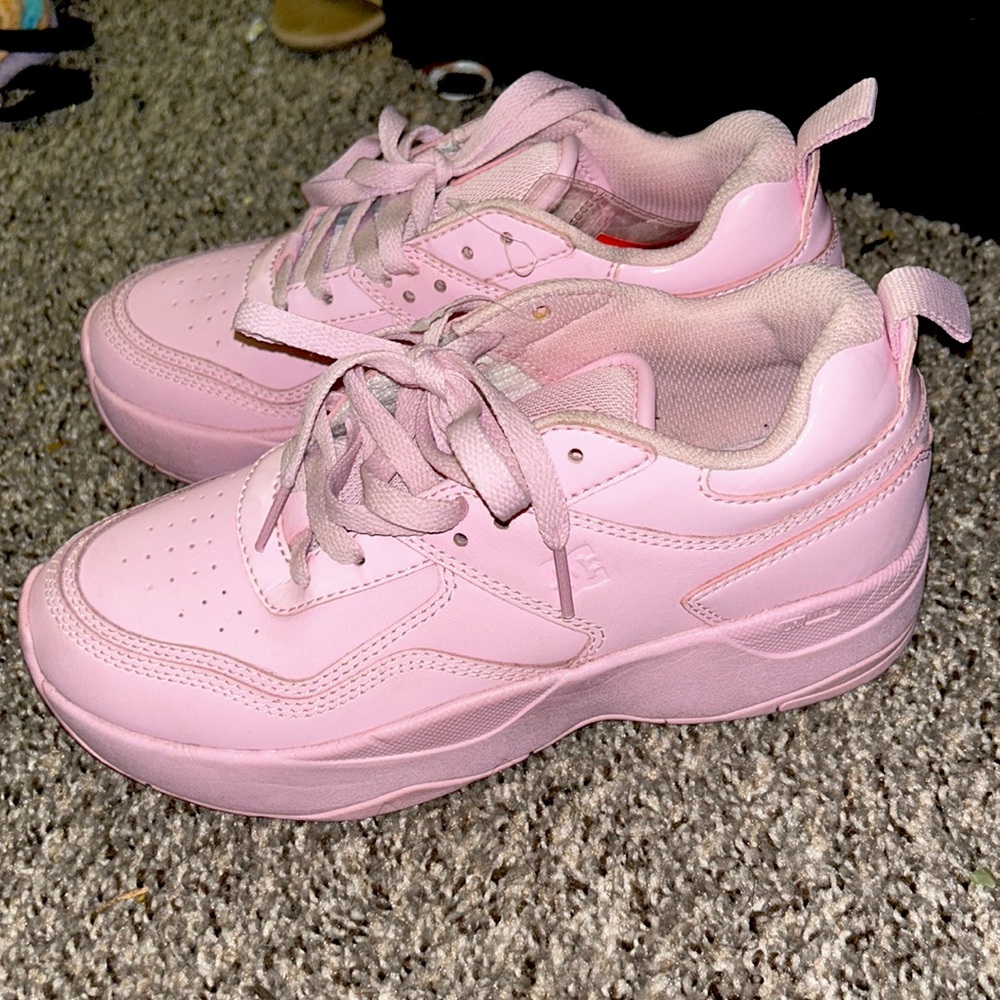 DC Women's E.tribeka Platform